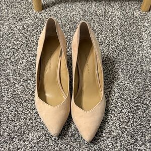 Banana republic 7.5 light pink suede heels